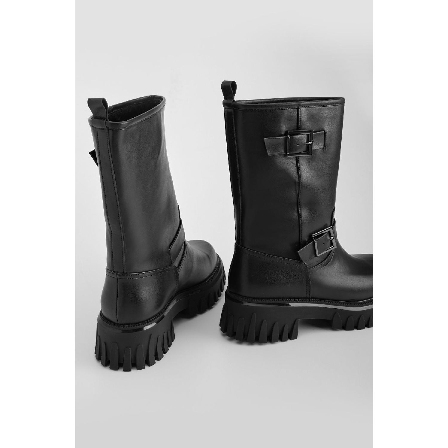 Женские повседневные ботинки с поясом Zion Black
Женские повседневные ботинки с поясом Zion Black