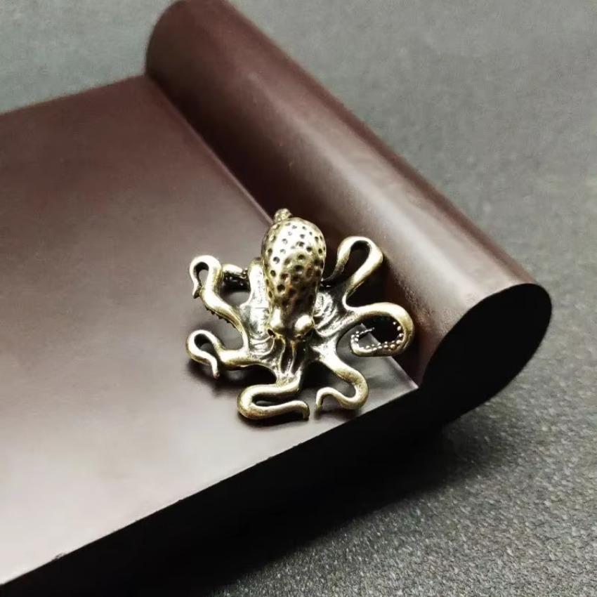 Brass Octopus Ornament Handmade Pure Copper Octopus Handle Piece Tea Ceremony Accessories Creative Tea Pet A
Brass Octopus Ornament Handmade Pure Copper Octopus Handle Piece Tea Ceremony Accessories Creative Tea Pet A