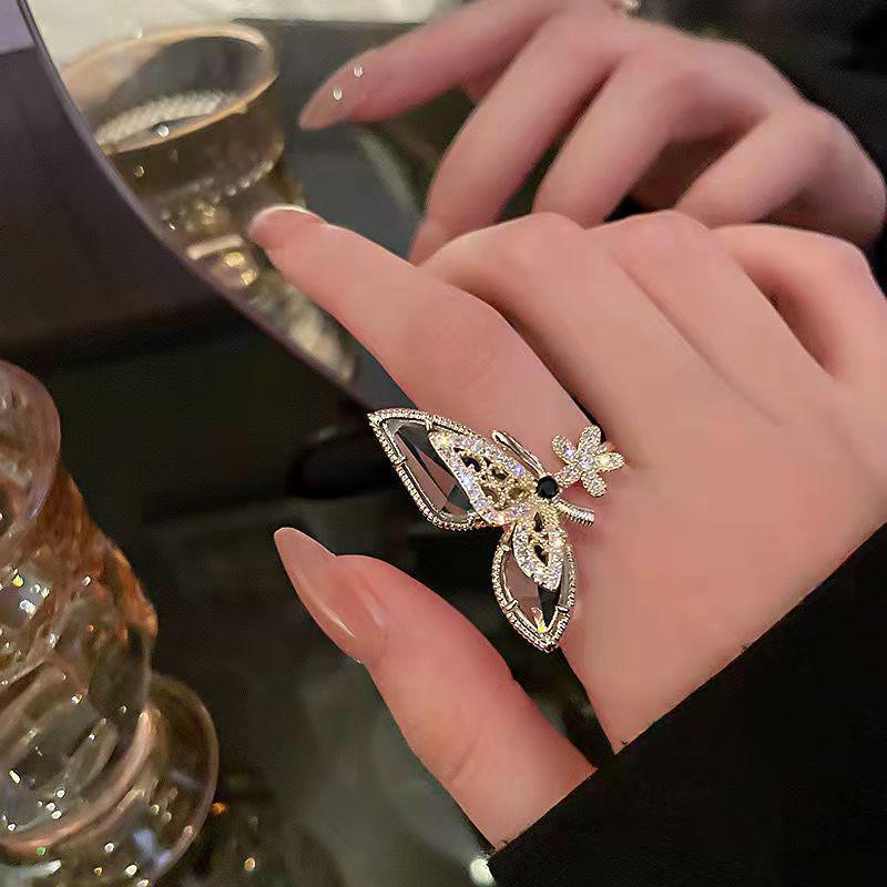 Real Gold Plated Korean Butterfly Crystal Fashion Ring – Exquisite Design, Open-Adjustable for Personality & Style золотой
Real Gold Plated Korean Butterfly Crystal Fashion Ring – Exquisite Design, Open-Adjustable for Personality & Style золотой