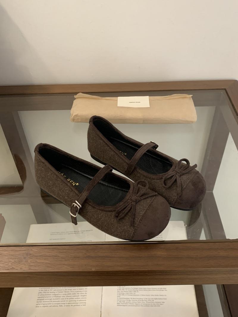 2025 spring and autumn height increase one pedal Doudou shoes shallow bow single shoes soft sole grandma shoes square head Mary Jane 39
2025 spring and autumn height increase one pedal Doudou shoes shallow bow single shoes soft sole grandma shoes square head Mary Jane 39