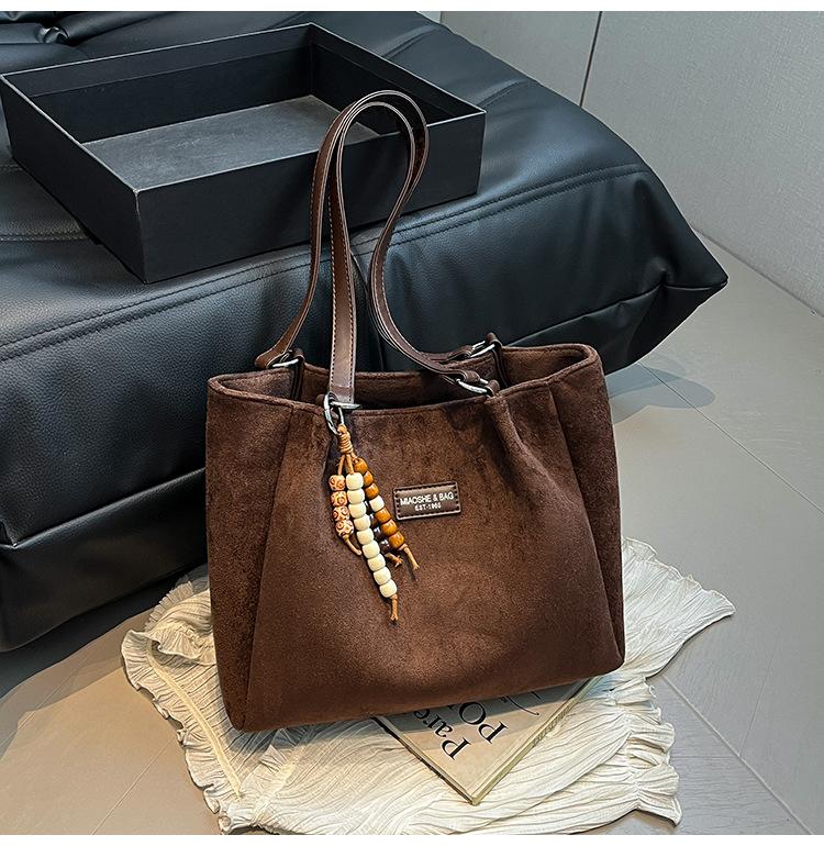 Large-capacity commuter leopard print bag women s 2025 new casual retro shoulder bag college students class tote bag tide
Large-capacity commuter leopard print bag women s 2025 new casual retro shoulder bag college students class tote bag tide