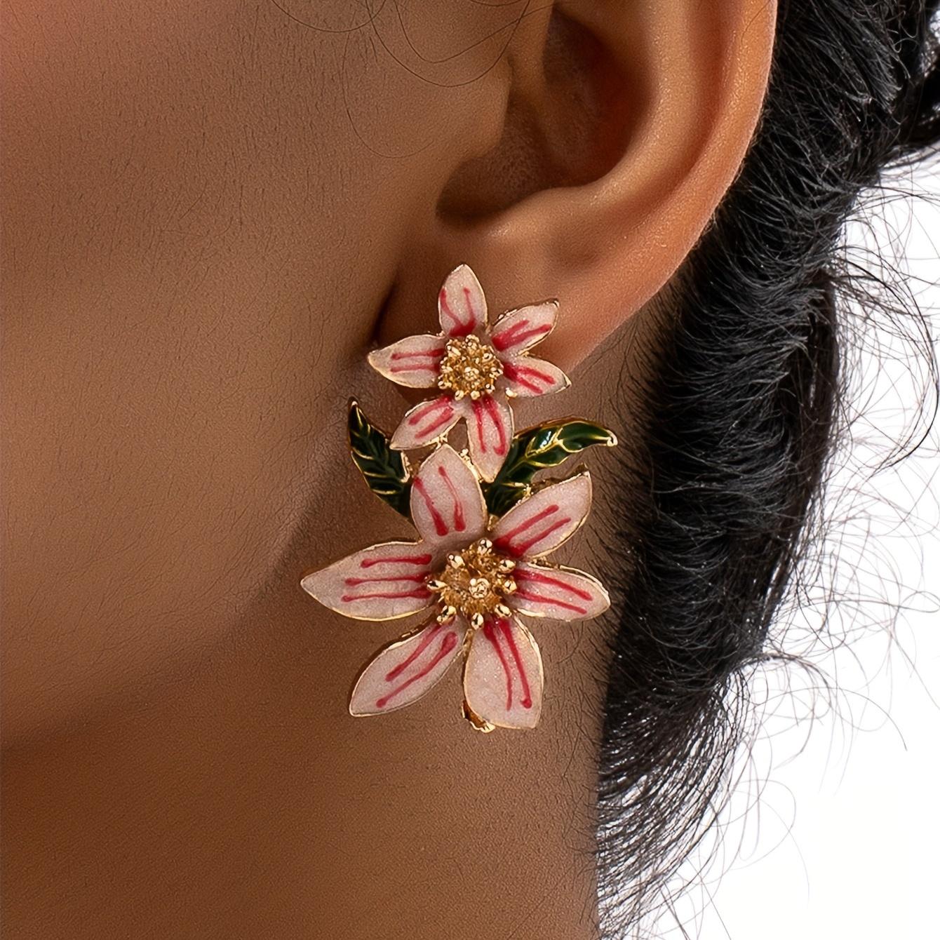 Изысканный эмалевый цветочный дизайн, висячие серьги, богемный стиль отпуска, нежные женские серьги
Изысканный эмалевый цветочный дизайн, висячие серьги, богемный стиль отпуска, нежные женские серьги