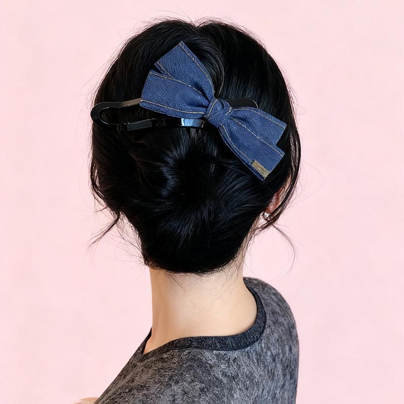 2025 High-End Bowknot Denim Duckbill Hair Clip for Women
2025 High-End Bowknot Denim Duckbill Hair Clip for Women