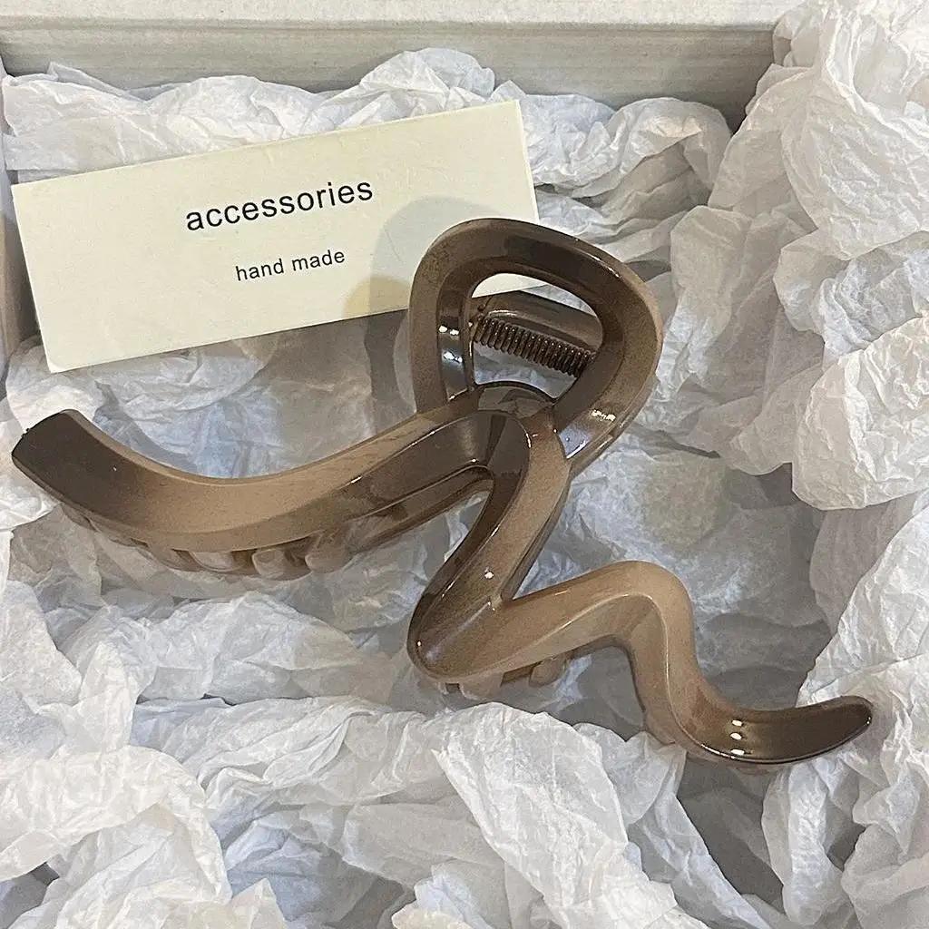 New Fashion Large Acrylic Bows Claw Clips Women Simple Temperament Hair Grab Clips Hairpin Girls Hair Accessories
New Fashion Large Acrylic Bows Claw Clips Women Simple Temperament Hair Grab Clips Hairpin Girls Hair Accessories