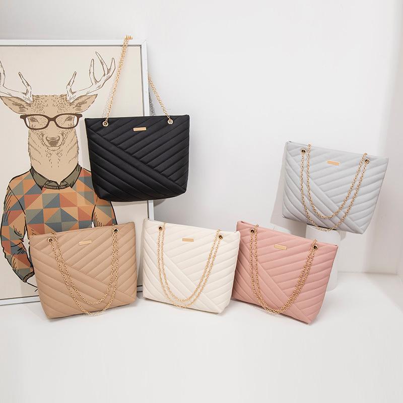 2025 Urban Simple Women s Bag Tote Large Bag Fashion Versatile Embroidered Chain Shoulder Handbag абрикосовий
2025 Urban Simple Women s Bag Tote Large Bag Fashion Versatile Embroidered Chain Shoulder Handbag абрикосовий
