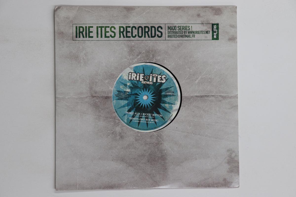10inch Record PRINCE ALLA / TRINITY - Bucket Bottom / Bad Boy Music IIEP07 Irie Ites Recor 2011 France Reggae, Ska & Dub Used
10inch Record PRINCE ALLA / TRINITY - Bucket Bottom / Bad Boy Music IIEP07 Irie Ites Recor 2011 France Reggae, Ska & Dub Used