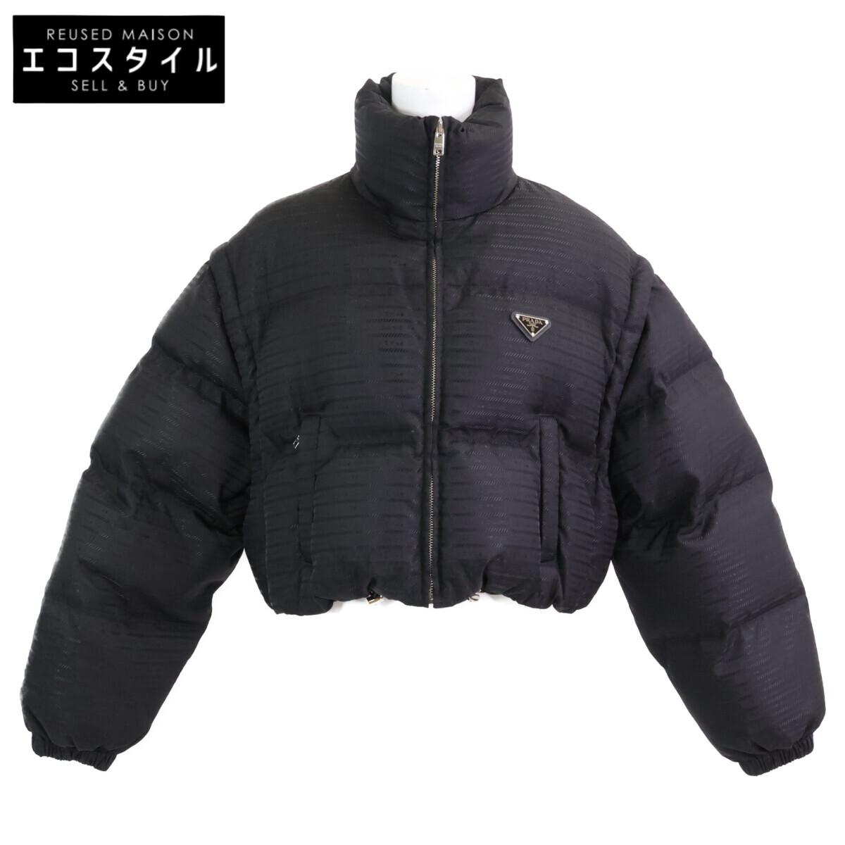 PRADA 29Y056 Triangle Logo Plate Re-Nylon Cropped Down Jacket Jacket 40 blackUsed
PRADA 29Y056 Triangle Logo Plate Re-Nylon Cropped Down Jacket Jacket 40 blackUsed