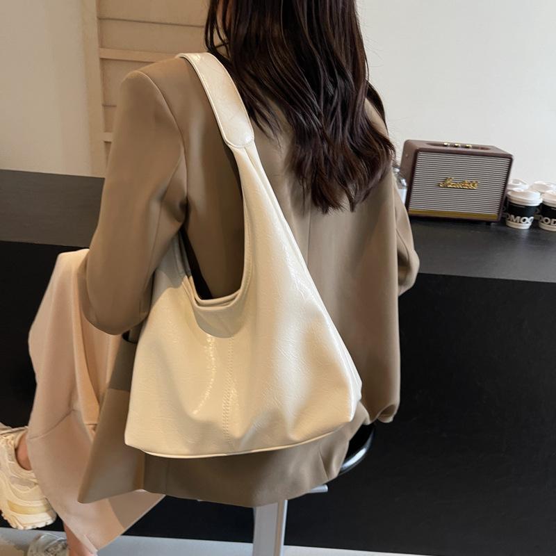 В этом году популярны новые модели женских сумок Maillard 2024 года: вместительные сумки-тоут, ретро-сумки через плечо, сумки для матери и ребенка. бежевый
В этом году популярны новые модели женских сумок Maillard 2024 года: вместительные сумки-тоут, ретро-сумки через плечо, сумки для матери и ребенка. бежевый