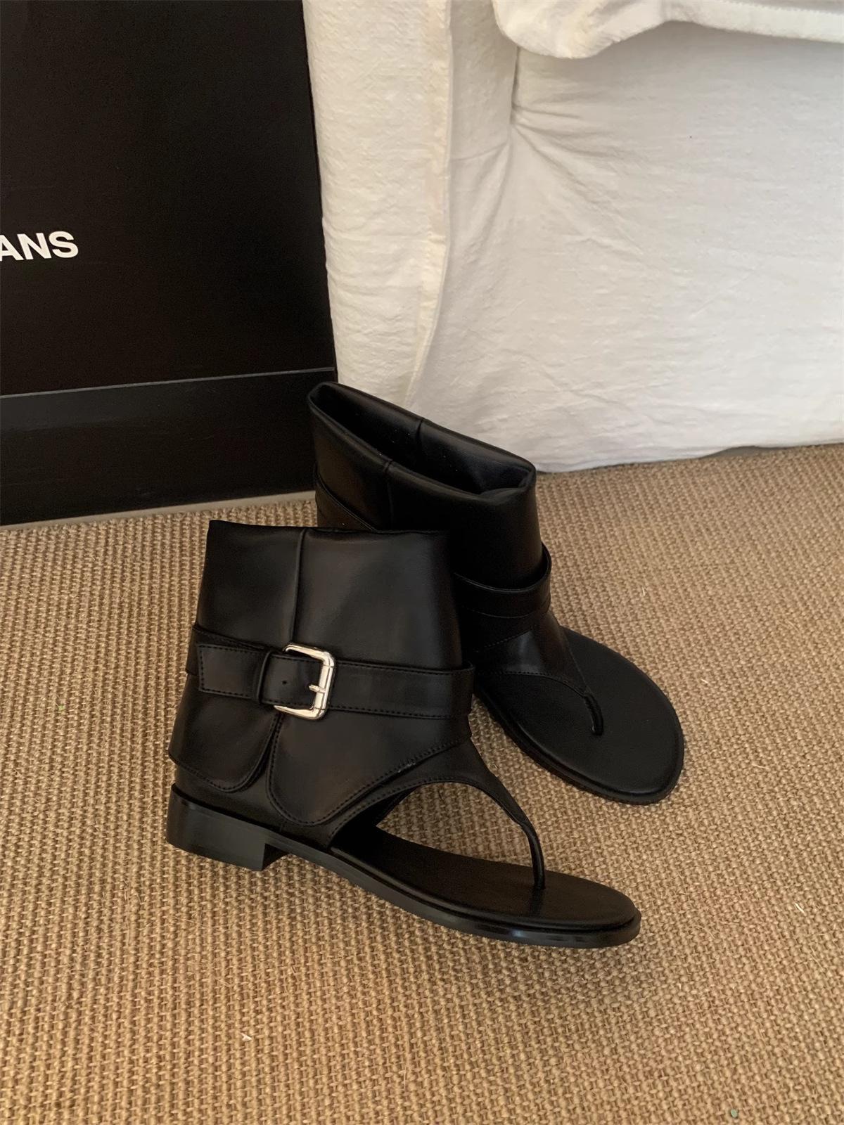 French Roman casual toe sandals women s 2025 summer new soft leather fashion belt buckle flat bottom hollow cool boots 39
French Roman casual toe sandals women s 2025 summer new soft leather fashion belt buckle flat bottom hollow cool boots 39