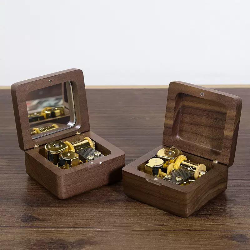 Heart-Shaped Wooden Music Box - Octave Wind-up Valentine s Gift for Boyfriend, Girlfriend, or Child Mechanical Movement
Heart-Shaped Wooden Music Box - Octave Wind-up Valentine s Gift for Boyfriend, Girlfriend, or Child Mechanical Movement