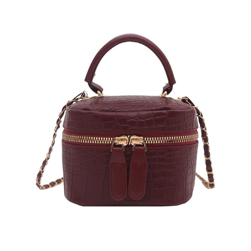Women s shoulder bag popular fashion diamond chain small square bag new versatile trend shoulder bag portable box bag червоний
Women s shoulder bag popular fashion diamond chain small square bag new versatile trend shoulder bag portable box bag червоний