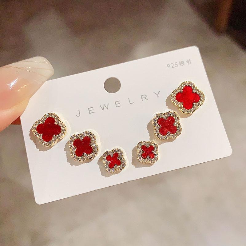 Элегантные серьги с четырехлистным клевером: Стильный, простой и универсальный дизайн с микроинкрустацией и маленькой серебряной иглой для женщин
Элегантные серьги с четырехлистным клевером: Стильный, простой и универсальный дизайн с микроинкрустацией и маленькой серебряной иглой для женщин