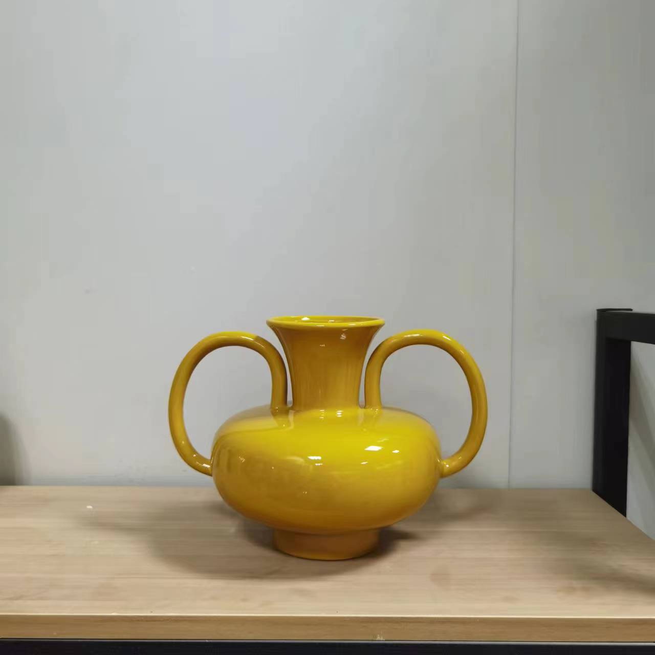 Large Ceramic Double Ear Vase for Home Decoration, Modern Living Room Decoration, Porch, Table, Flower Arrangement Container помаранчевий
Large Ceramic Double Ear Vase for Home Decoration, Modern Living Room Decoration, Porch, Table, Flower Arrangement Container помаранчевий