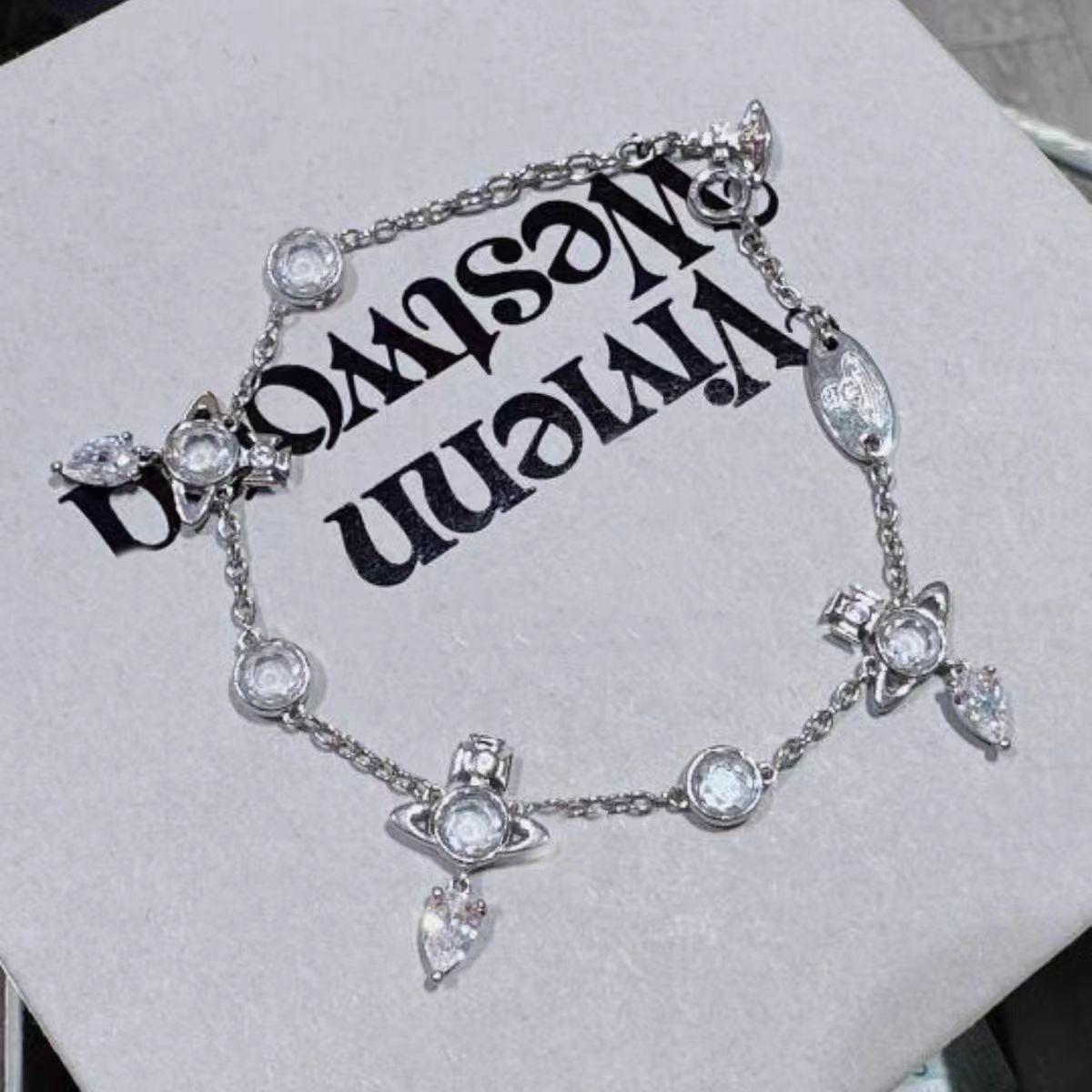High-Edition Marquise-Cut Diamond Drop Necklace & Bracelet Set: Elegant Women s Light Luxury Fashion Clavicle Chain
High-Edition Marquise-Cut Diamond Drop Necklace & Bracelet Set: Elegant Women s Light Luxury Fashion Clavicle Chain