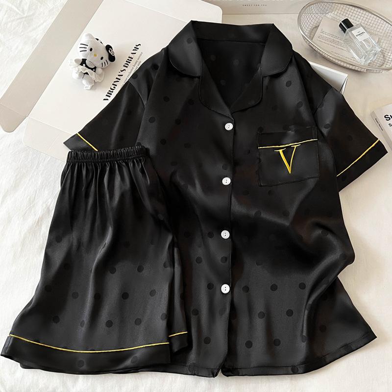 Letter V Jacquard Polka Dot Ice Silk Pajamas Women S Summer Short-Sleeved High-End Loungewear Set 2XL
Letter V Jacquard Polka Dot Ice Silk Pajamas Women S Summer Short-Sleeved High-End Loungewear Set 2XL