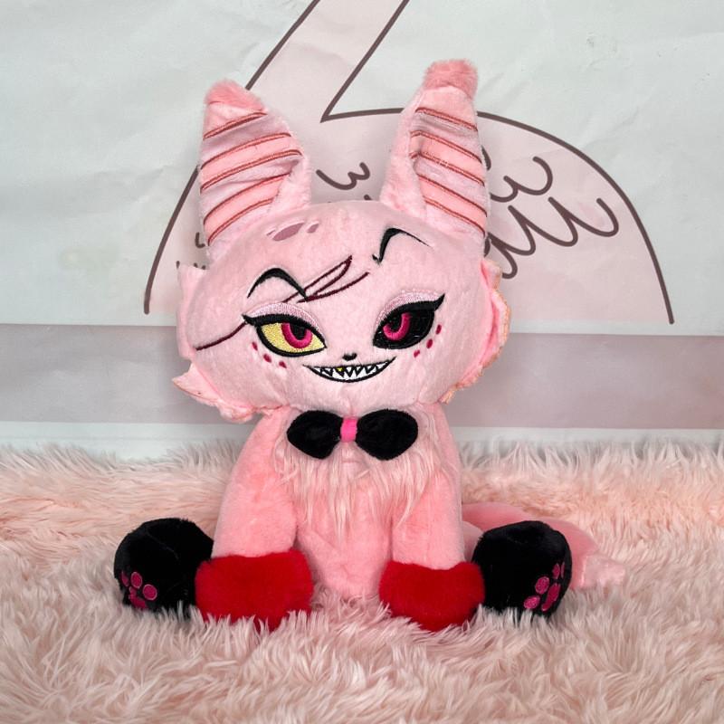 Плюшевая игрушка «Котик-ангел из Отеля Хазбин» Очаровательная мягкая кукла в стиле «Босса Ада» для фанатов и коллекционеров Pink cat-30cm
Плюшевая игрушка «Котик-ангел из Отеля Хазбин» Очаровательная мягкая кукла в стиле «Босса Ада» для фанатов и коллекционеров Pink cat-30cm