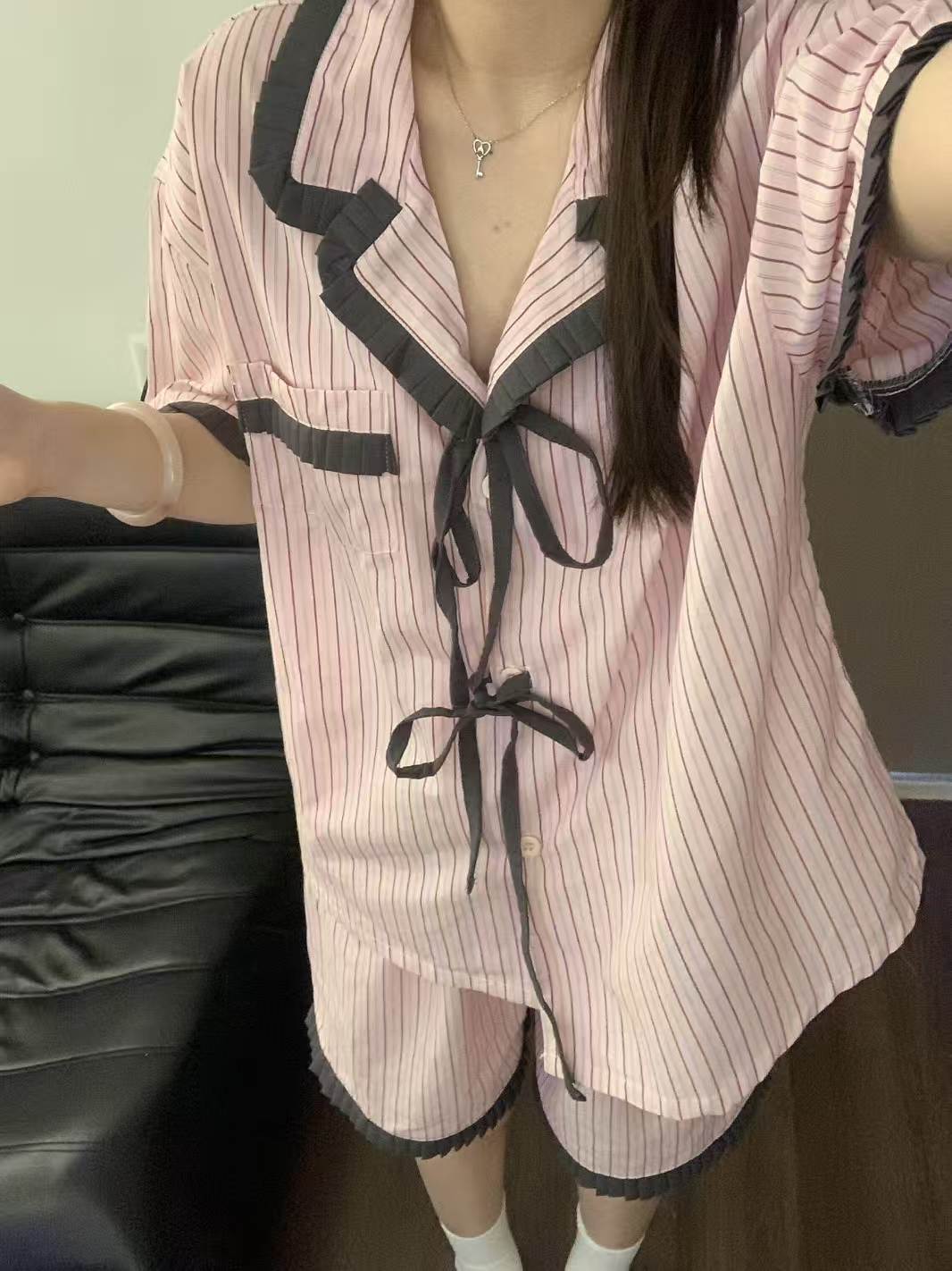 Korean contrasting color edge pink striped pajamas women s summer short-sleeved shorts bow two-piece set can be worn outside loungewear S
Korean contrasting color edge pink striped pajamas women s summer short-sleeved shorts bow two-piece set can be worn outside loungewear S