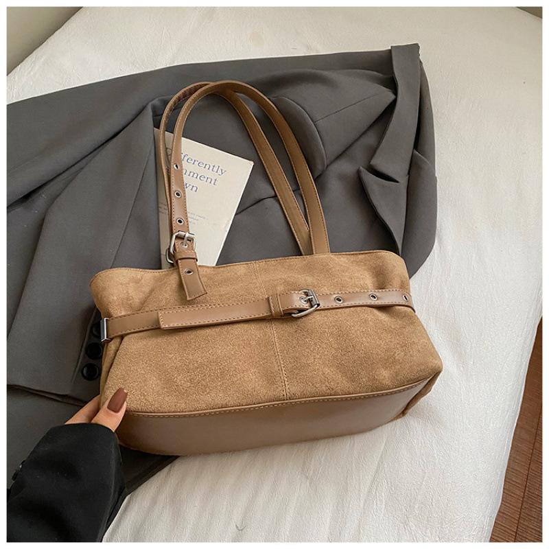 Han 2026 new niche design fashionable underarm bag women s large-capacity daily commuting simple shoulder handbag
Han 2026 new niche design fashionable underarm bag women s large-capacity daily commuting simple shoulder handbag
