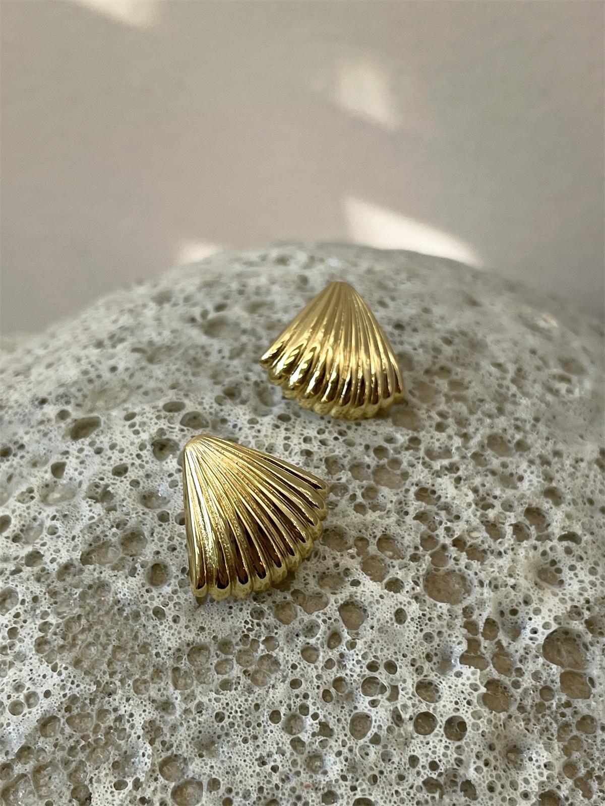 Сережки-гвоздики в формі раковини жіноча ніша мода темперамент ins особистість 925 срібло голка мода 2025 новий 925 silver needles
Сережки-гвоздики в формі раковини жіноча ніша мода темперамент ins особистість 925 срібло голка мода 2025 новий 925 silver needles