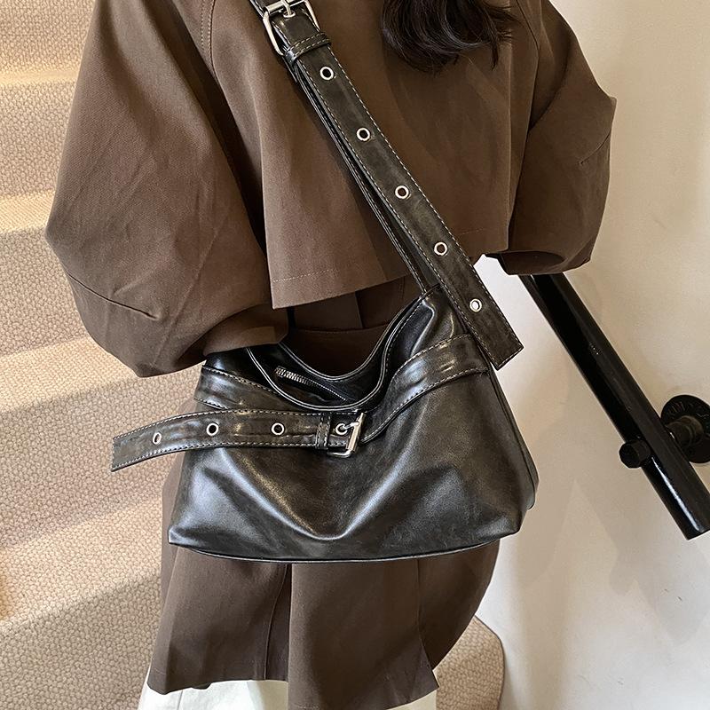 Сумка-тоут Retro Locomotive Wind, большая вместимость, женская, новая, универсальная, повседневная сумка-мессенджер для поездок на работу чёрный
Сумка-тоут Retro Locomotive Wind, большая вместимость, женская, новая, универсальная, повседневная сумка-мессенджер для поездок на работу чёрный