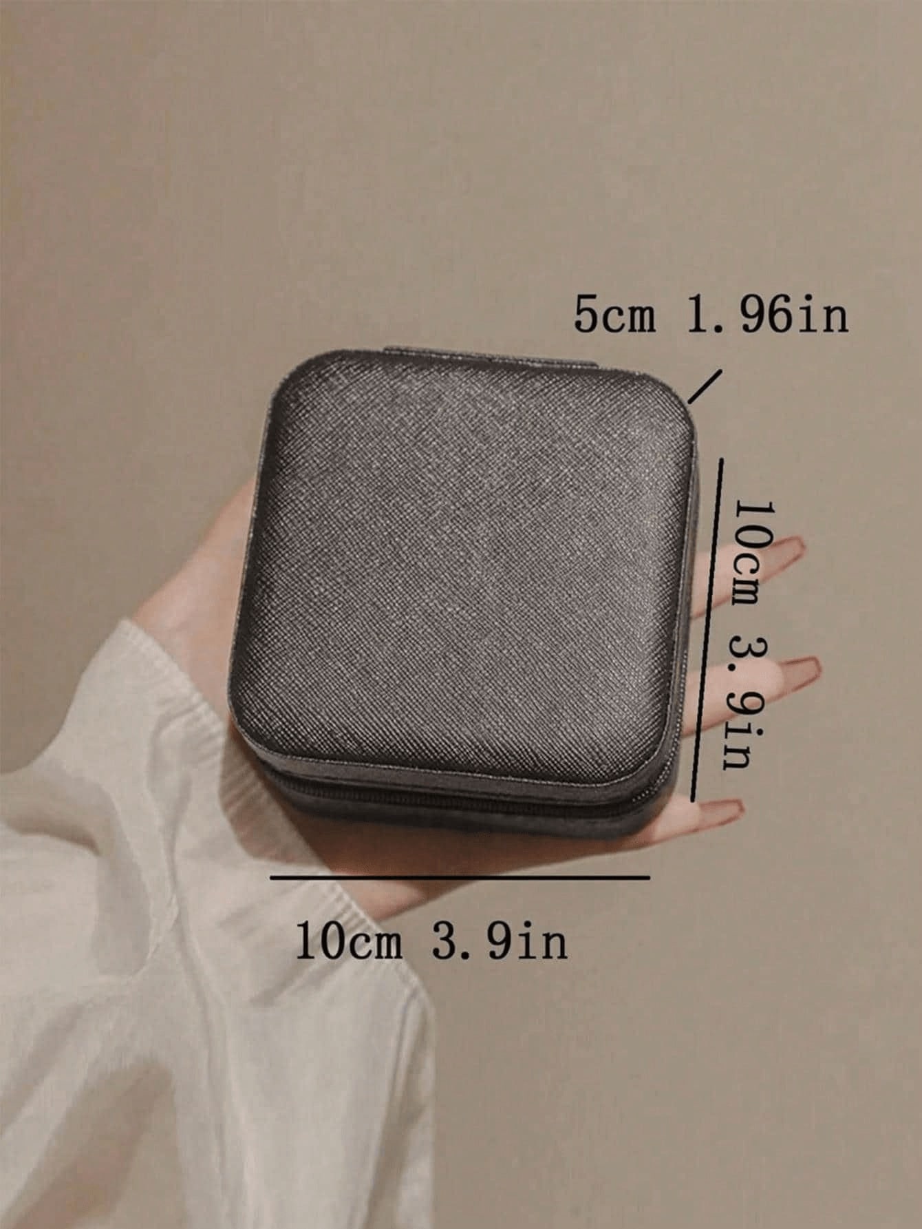 1pc Minimalist Jewelry Box, Portable Jewelry Case, Summer Travel Jewelry Storage Box, Mini Jewelry Organizer Box For Earrings чорний
1pc Minimalist Jewelry Box, Portable Jewelry Case, Summer Travel Jewelry Storage Box, Mini Jewelry Organizer Box For Earrings чорний