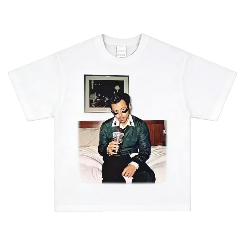 Harry Styles TShirt Vintage Pop Retro Graphic Print Crew Neck Oversized Pure Cotton Fashion Streetwear Tops For Fans 4XL
Harry Styles TShirt Vintage Pop Retro Graphic Print Crew Neck Oversized Pure Cotton Fashion Streetwear Tops For Fans 4XL