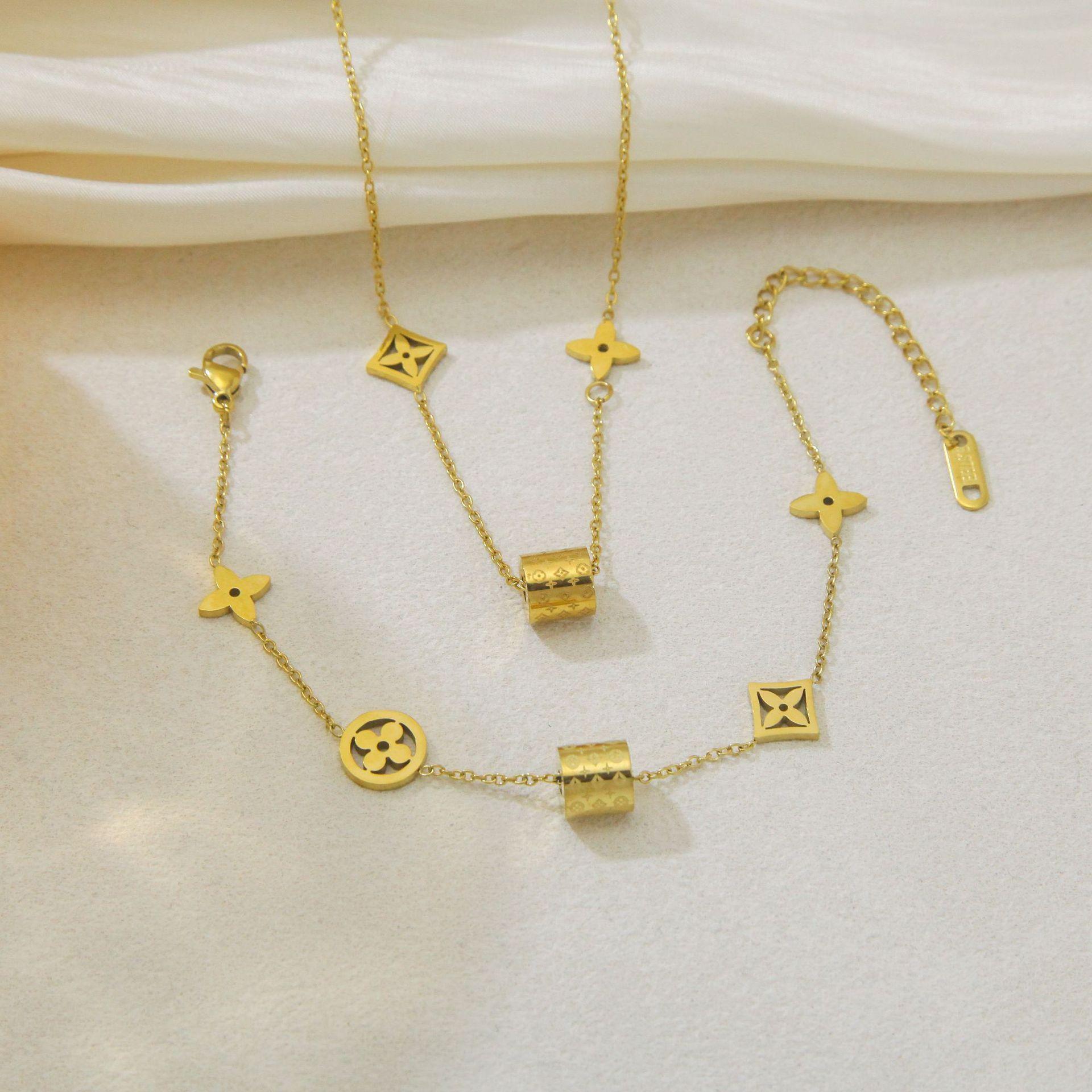 Набор браслета и ожерелья из титановой стали Клевер 2 шт. Подарок 18к золото Модный Элегантный Темперамент Простой и Высококлассный necklace+bracelet
Набор браслета и ожерелья из титановой стали Клевер 2 шт. Подарок 18к золото Модный Элегантный Темперамент Простой и Высококлассный necklace+bracelet