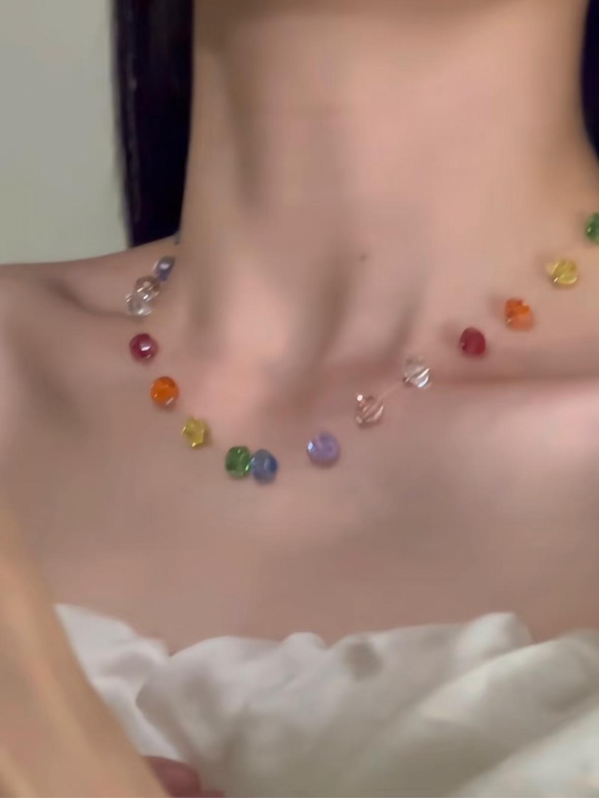 Цветное хрустальное ожерелье с бисером, нишевый дизайн, модная изысканная цепочка на ключицу, универсальное ожерелье с высоким чувством стиля для женщин
Цветное хрустальное ожерелье с бисером, нишевый дизайн, модная изысканная цепочка на ключицу, универсальное ожерелье с высоким чувством стиля для женщин