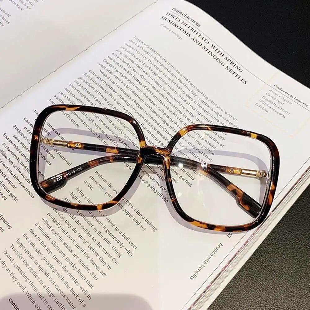 New Vintage Large Square Anti Blue Light Glasses Oversized Frame Blocking Blue Ray Spectacles for Men Women
New Vintage Large Square Anti Blue Light Glasses Oversized Frame Blocking Blue Ray Spectacles for Men Women