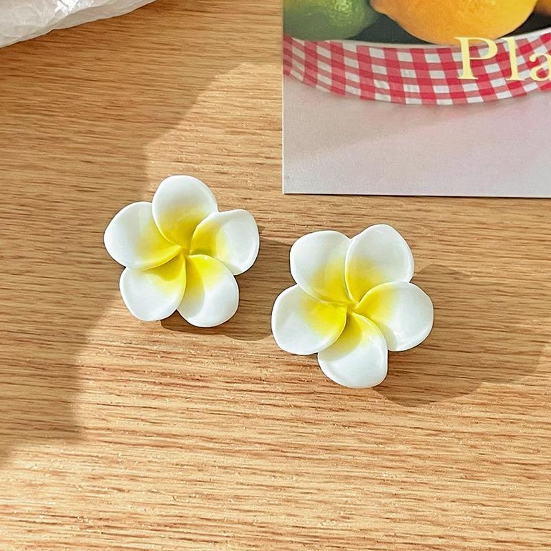 Pearl Plumeria Women s Floral Hair Clip - Large Claw Clip for Updo and Headwear
Pearl Plumeria Women s Floral Hair Clip - Large Claw Clip for Updo and Headwear