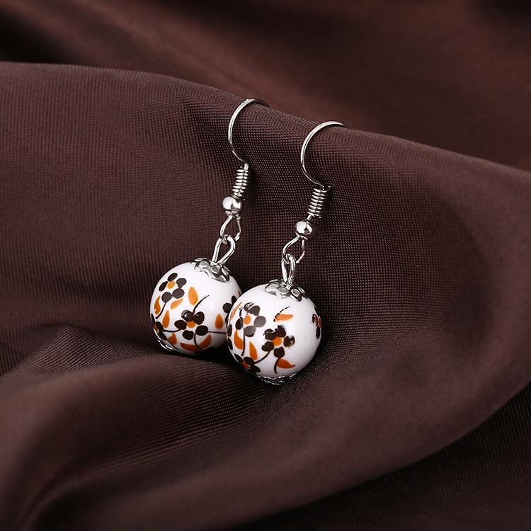 Original Handmade Creative Earrings Chinese Style Ceramic Earrings Blue And White Porcelain Ear Hooks Ethnic Style Earrings E63 темно-коричневого кольору
Original Handmade Creative Earrings Chinese Style Ceramic Earrings Blue And White Porcelain Ear Hooks Ethnic Style Earrings E63 темно-коричневого кольору
