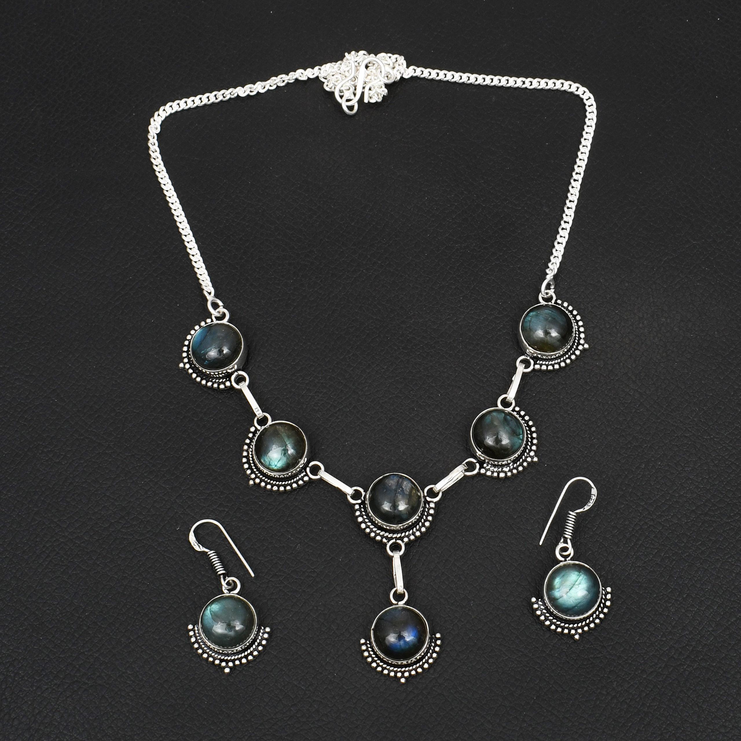 Handmade 925 Sterling Silver Labradorite Gemstone Jewelry Set - Bohemian Natural Stone Necklace & Drop Earrings for Women
Handmade 925 Sterling Silver Labradorite Gemstone Jewelry Set - Bohemian Natural Stone Necklace & Drop Earrings for Women
