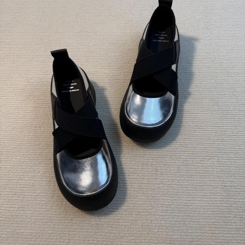 Skinny feet, small leather shoes, Mary Jane women s shoes, new thick soles, inner height increase, black cross single shoes, one pedal 40 срібний
Skinny feet, small leather shoes, Mary Jane women s shoes, new thick soles, inner height increase, black cross single shoes, one pedal 40 срібний