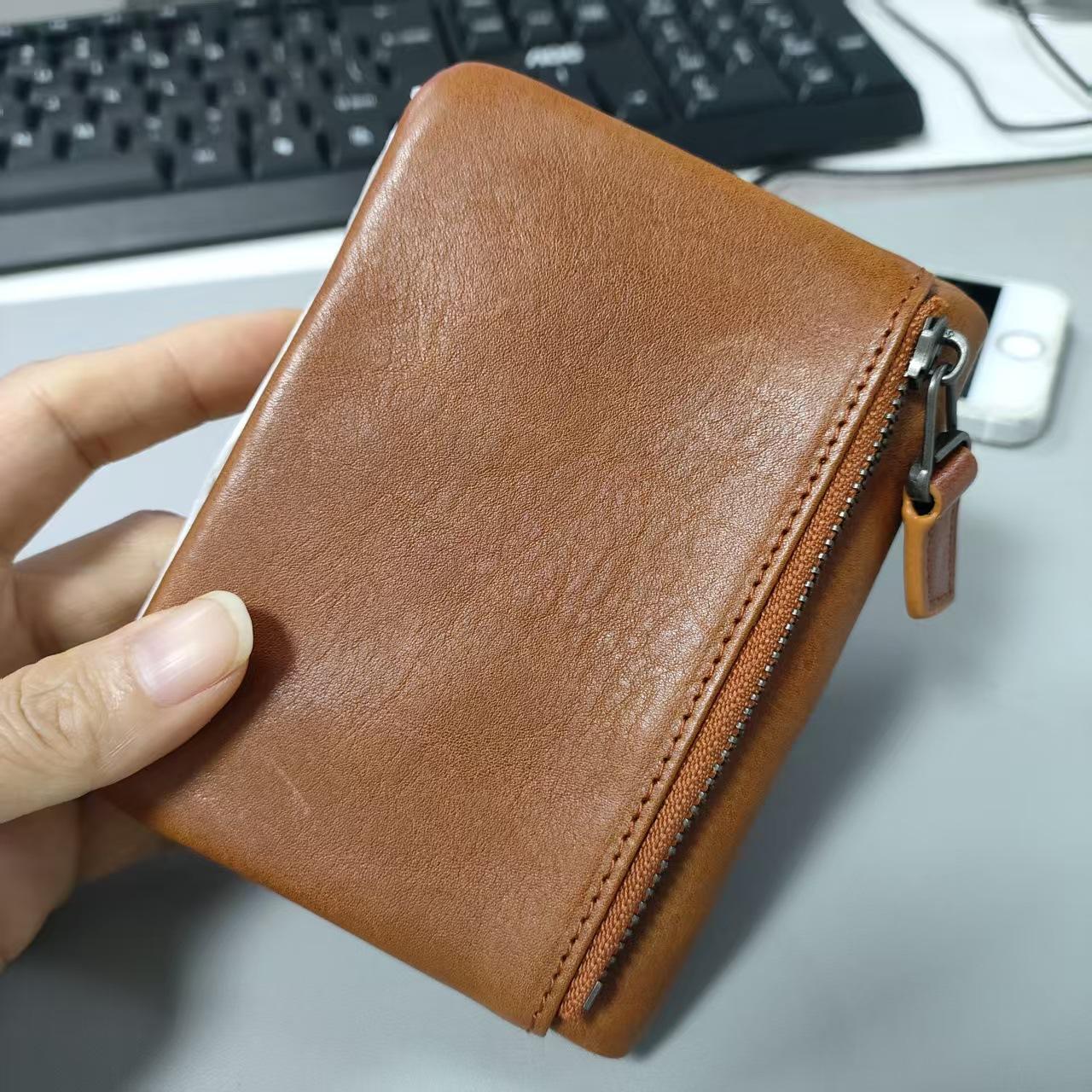 New Retro Vegetable Tanned Cowhide Simple Short Wallet, Women s Driver s License Certificate, Men s and Women s Leather Wallet
New Retro Vegetable Tanned Cowhide Simple Short Wallet, Women s Driver s License Certificate, Men s and Women s Leather Wallet