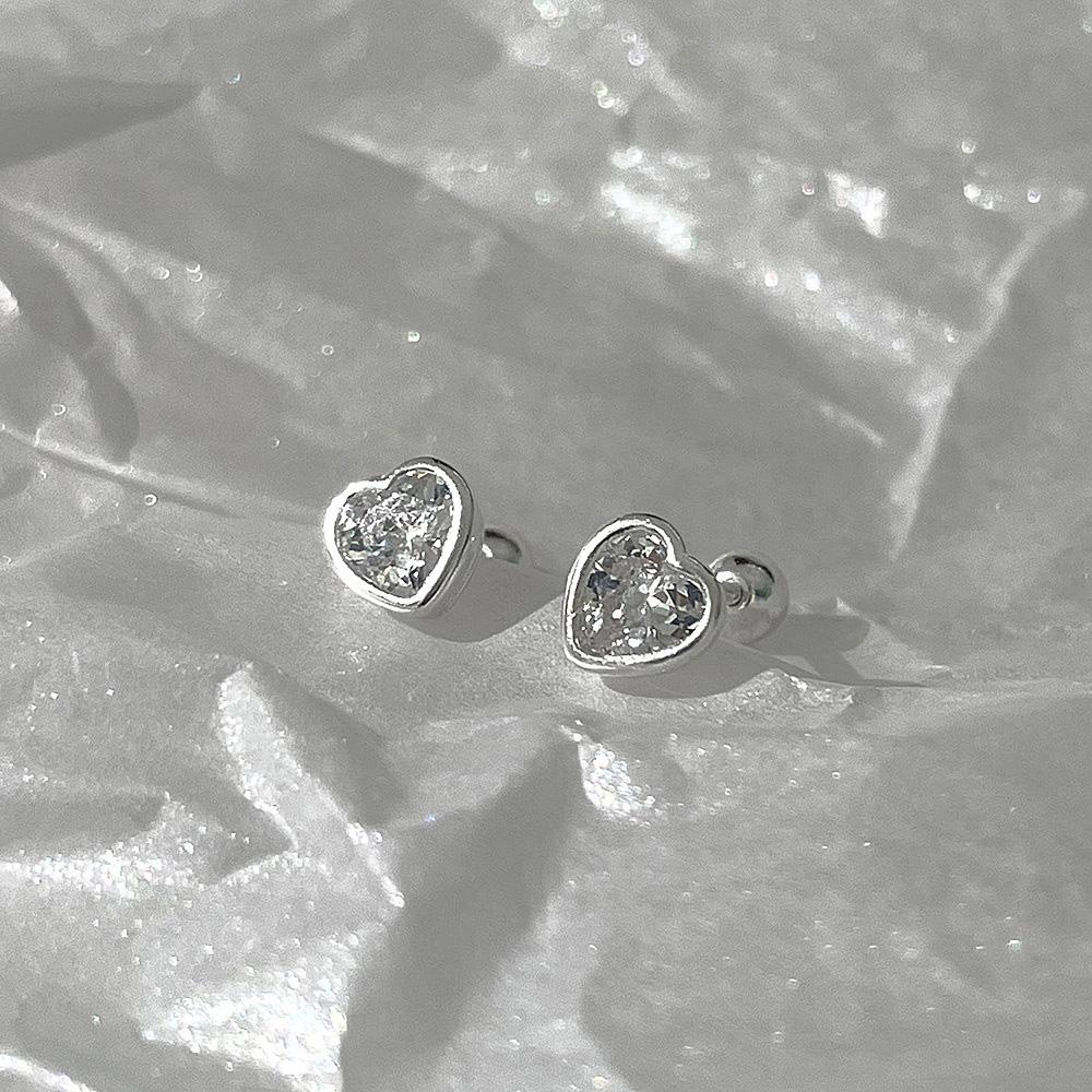 Tragus Helix Piercing Heart Earrings for Women Simple Pink Blue Zircon Silver Color Daith Lobe Ear Stud Cartilage Jewelry KAE312
Tragus Helix Piercing Heart Earrings for Women Simple Pink Blue Zircon Silver Color Daith Lobe Ear Stud Cartilage Jewelry KAE312