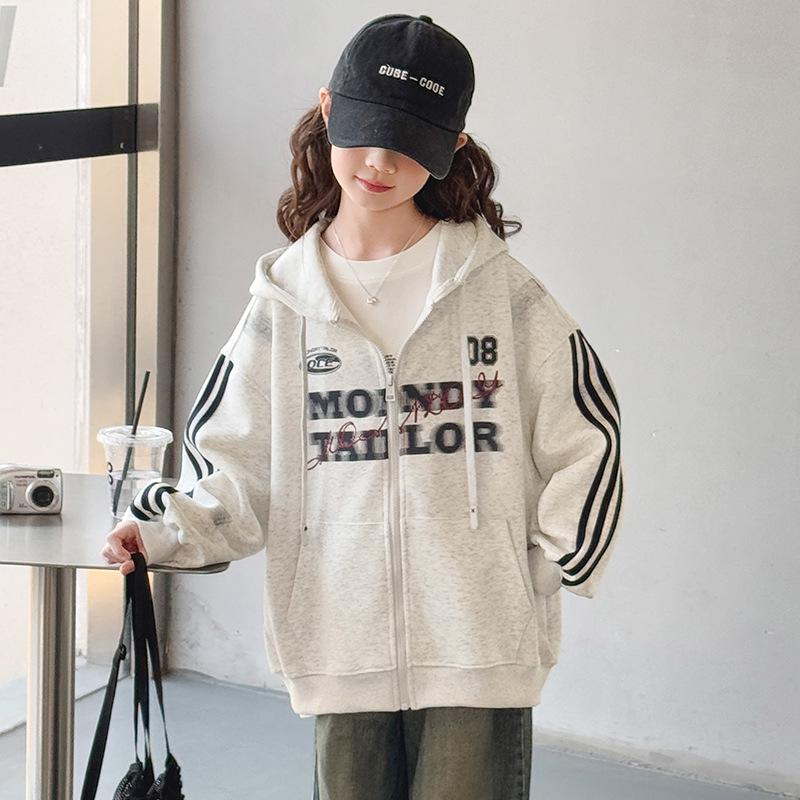 Девичья осенняя повседневная куртка в полоску с буквенным принтом 2025 160 cm хизер серый
Девичья осенняя повседневная куртка в полоску с буквенным принтом 2025 160 cm хизер серый