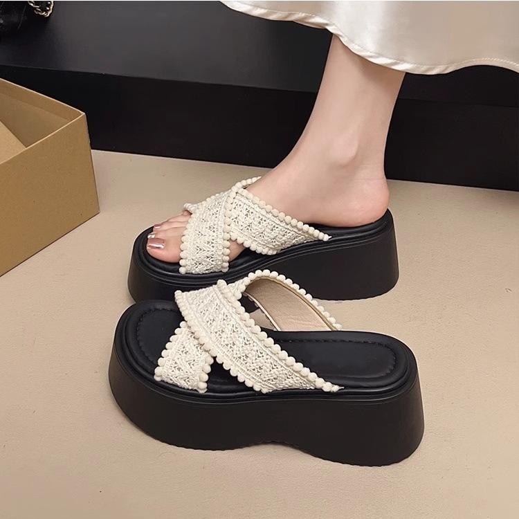 Thick-soled heightened cross-strapped cool slippers for women s summer wear 2025 new summer bohemian beach vacation sandals 35
Thick-soled heightened cross-strapped cool slippers for women s summer wear 2025 new summer bohemian beach vacation sandals 35