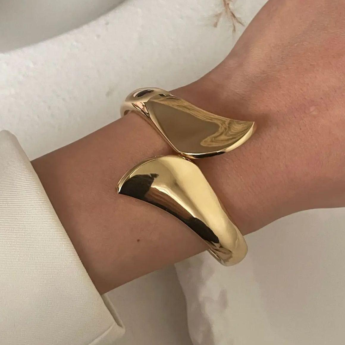 DIEZI Exaggerated Gold Color Metal Cuff Bangles for Women Men Gift 3 Style Hip Hop Punk Geometric Round Bracelet Party Jewelry
DIEZI Exaggerated Gold Color Metal Cuff Bangles for Women Men Gift 3 Style Hip Hop Punk Geometric Round Bracelet Party Jewelry