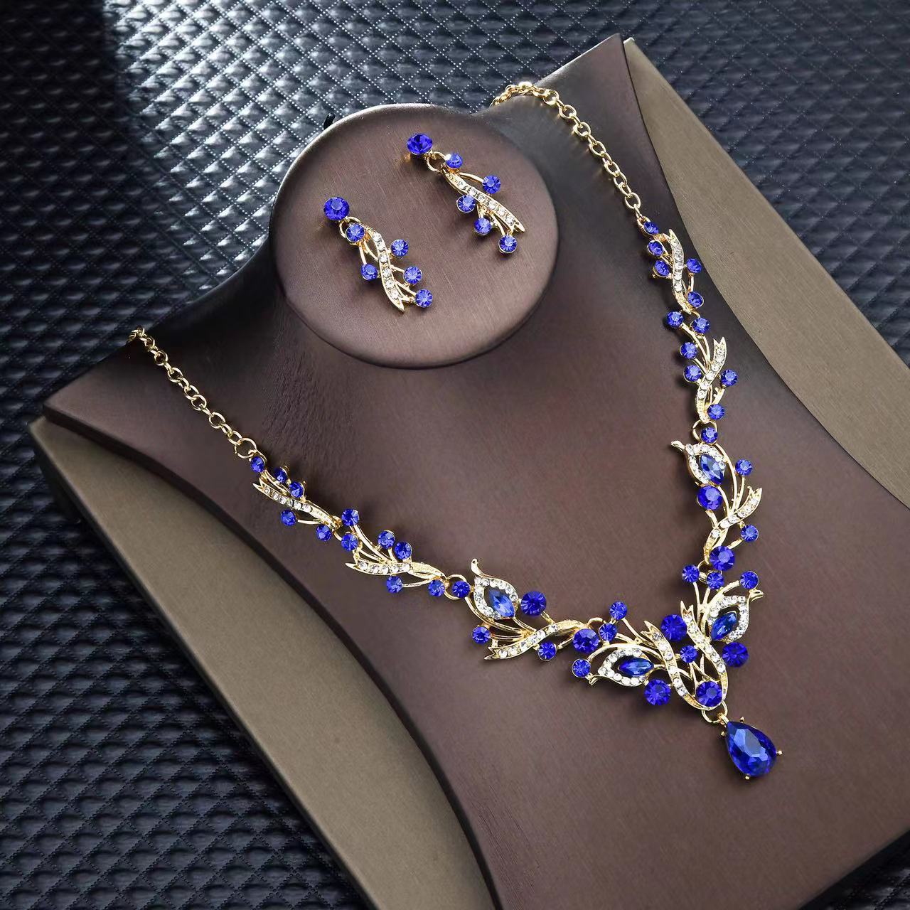 BLINGBAY женский новый свадебный комплект, ожерелье, серьги, двухсекционное изумрудное ожерелье, модное винтажное вечернее платье, аксессуары для девочек, вечерние ювелирные изделия, подарки
BLINGBAY женский новый свадебный комплект, ожерелье, серьги, двухсекционное изумрудное ожерелье, модное винтажное вечернее платье, аксессуары для девочек, вечерние ювелирные изделия, подарки