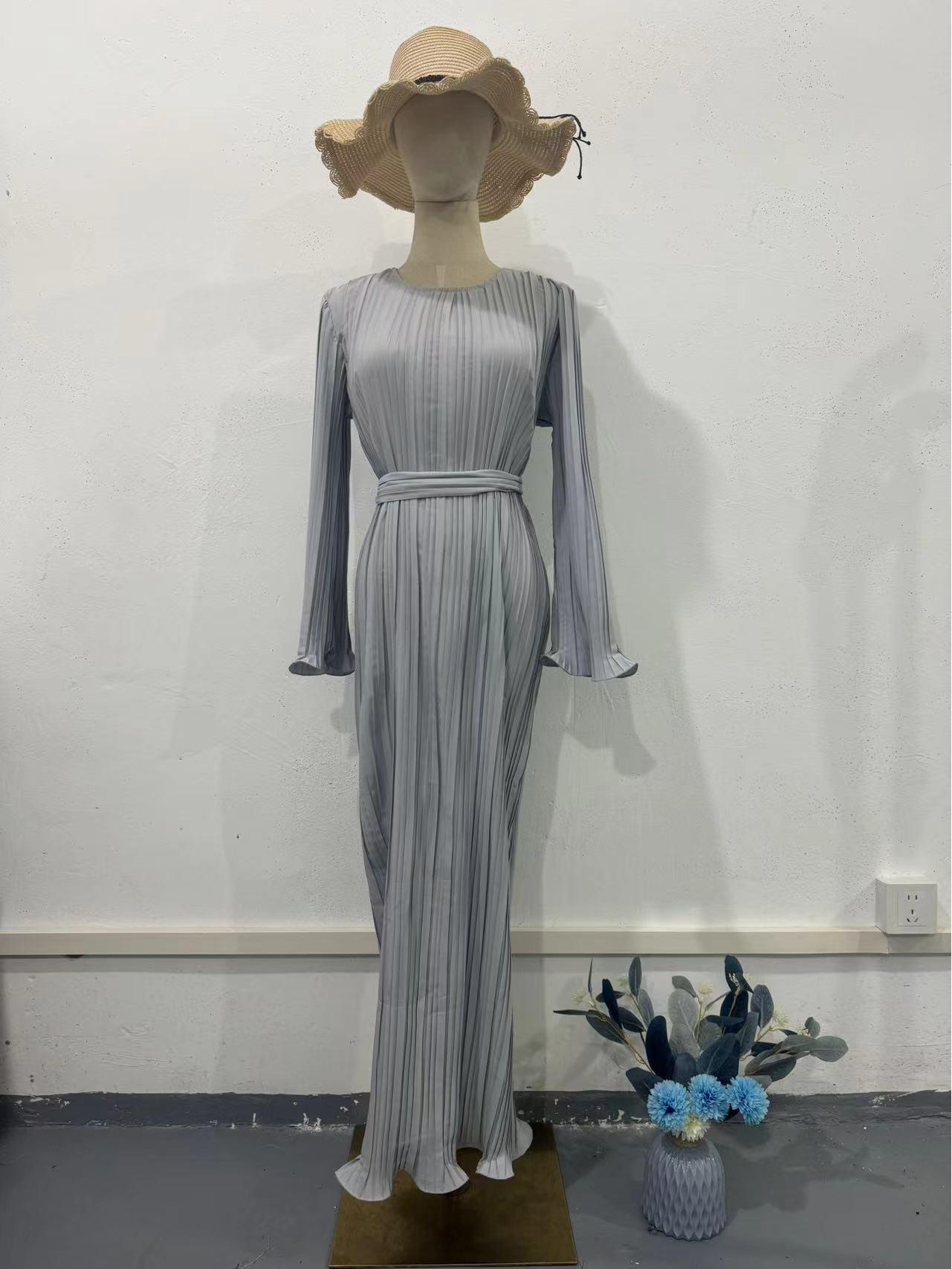 Платье миди с плиссировкой и рукавами-трубами для женщин, осень 2024 г. M светло-синий
Платье миди с плиссировкой и рукавами-трубами для женщин, осень 2024 г. M светло-синий