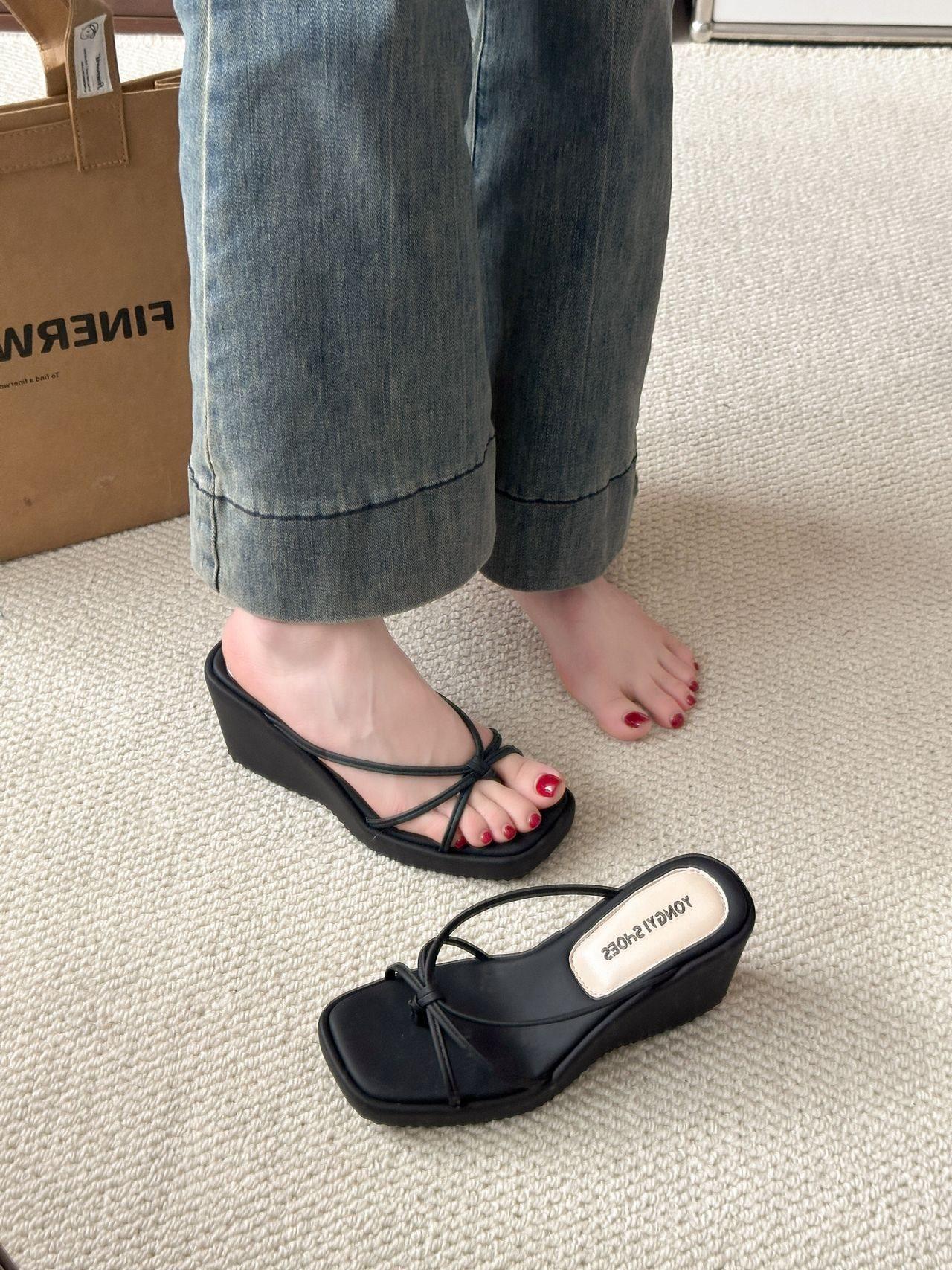 Temperament Shoes Year High Heels Sandals Toe Summer French Outside Cool Slippers Fairy 40 чорний
Temperament Shoes Year High Heels Sandals Toe Summer French Outside Cool Slippers Fairy 40 чорний