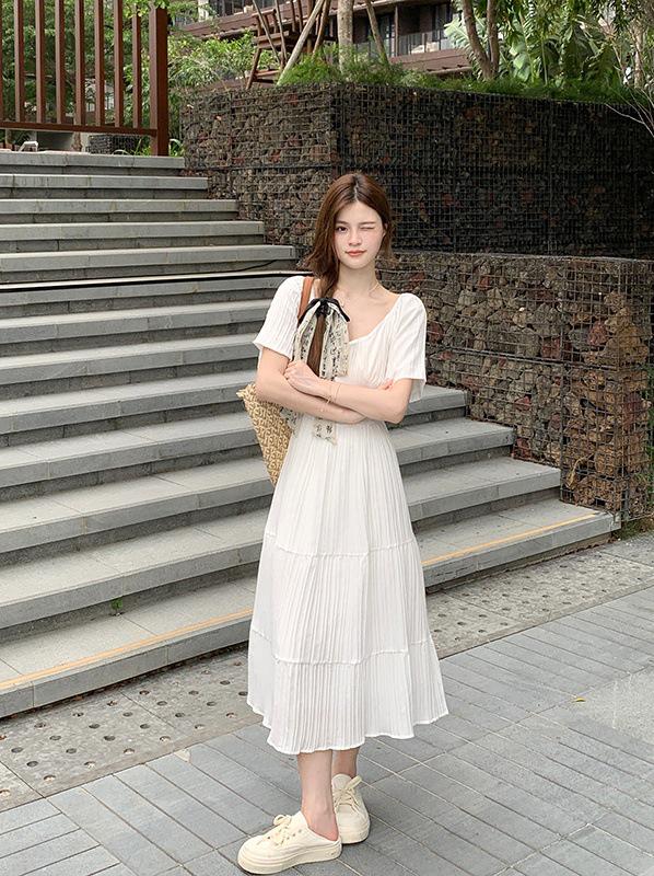 Chic Plus Size French White Square Neck Dress for Women - Slimming Waist, Short Sleeves, New Design XL (120-140 jin)
Chic Plus Size French White Square Neck Dress for Women - Slimming Waist, Short Sleeves, New Design XL (120-140 jin)