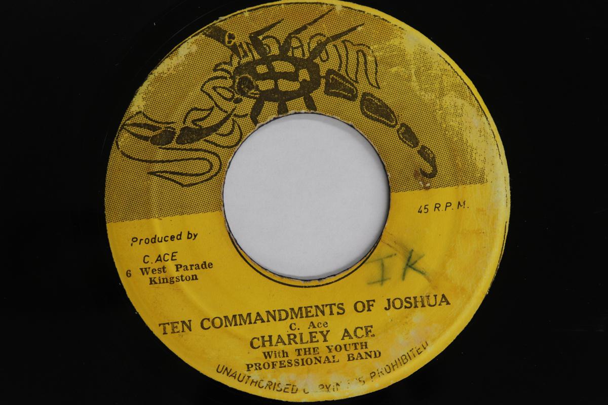 7inch Record CHARLEY ACE THE YOUTH PROFESSIONAL Ten Commandments Of Joshua Only L NONE SCORPION Jamaica Reggae Ska Dub Used
7inch Record CHARLEY ACE THE YOUTH PROFESSIONAL Ten Commandments Of Joshua Only L NONE SCORPION Jamaica Reggae Ska Dub Used