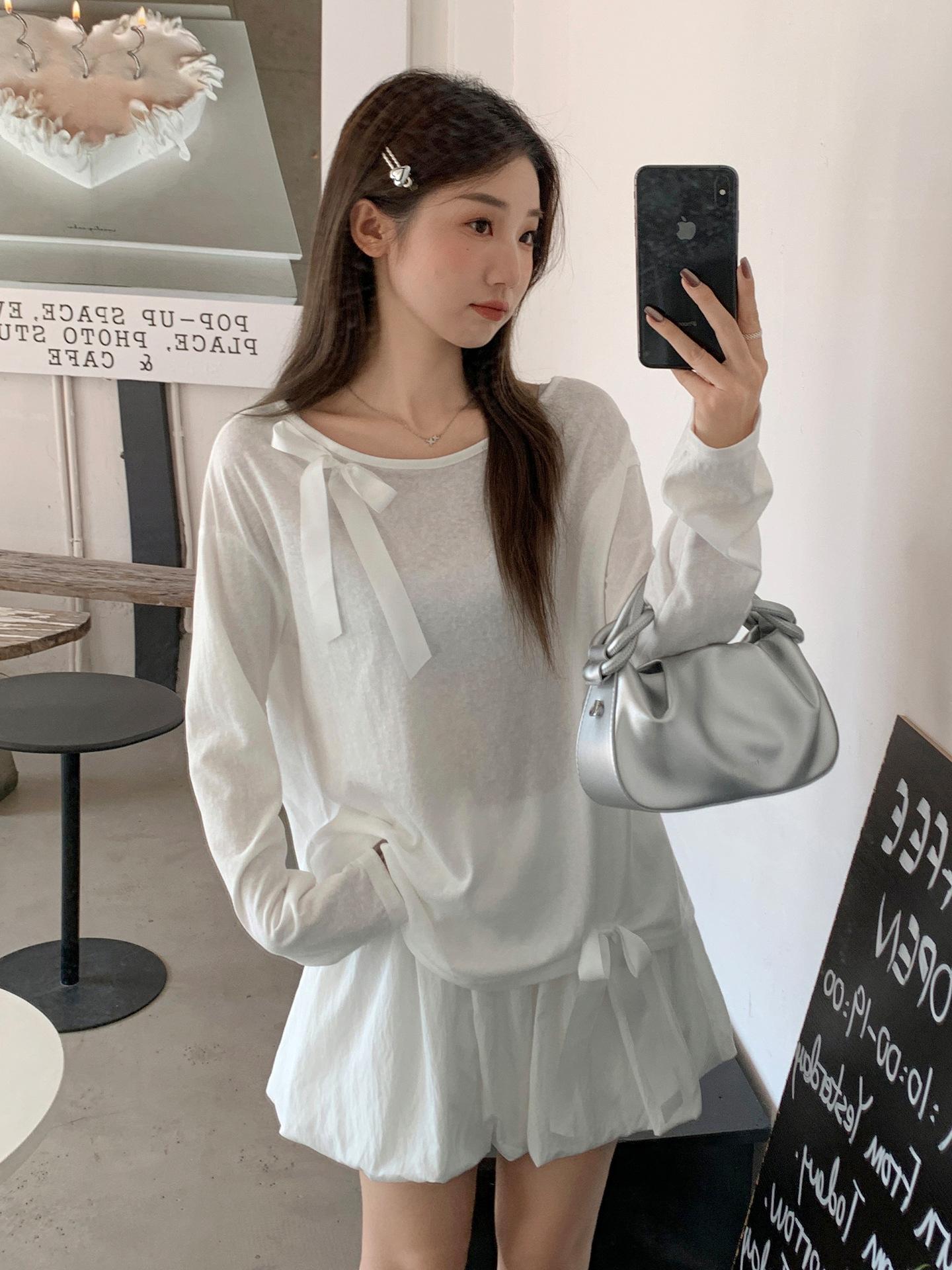 White bow-tie crew neck sunscreen blouse women s autumn new clavicle long-sleeved T-shirt top One size fits all білий
White bow-tie crew neck sunscreen blouse women s autumn new clavicle long-sleeved T-shirt top One size fits all білий