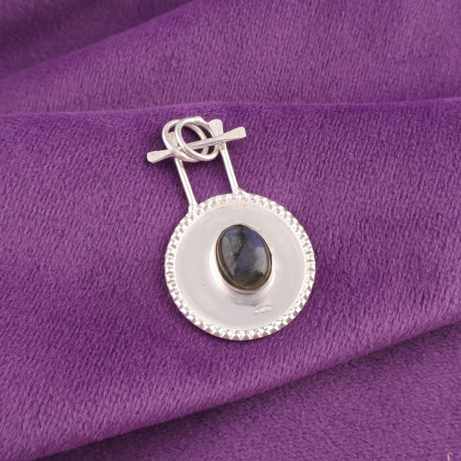 Oval Natural Labradorite Best Friend Gift Ethnic Pendant Jewelry Sterling Silver PP-57-29
Oval Natural Labradorite Best Friend Gift Ethnic Pendant Jewelry Sterling Silver PP-57-29