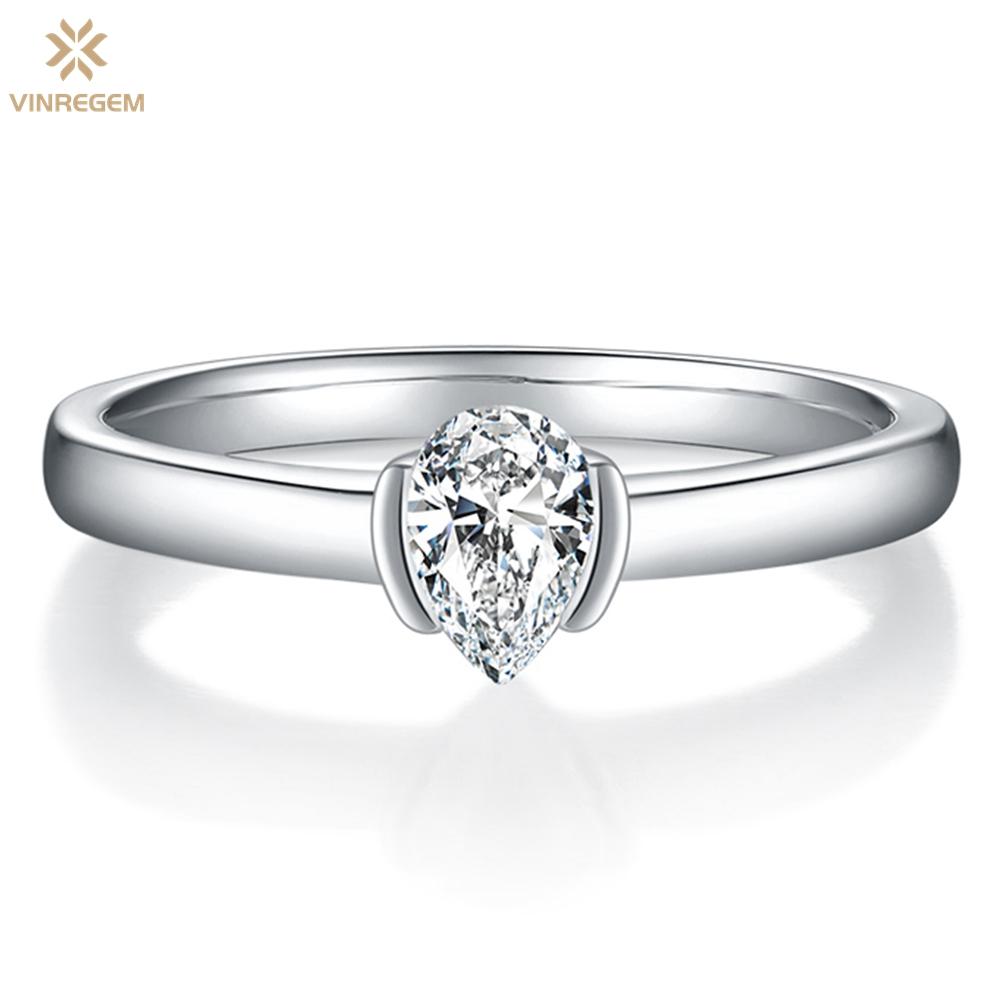 Vinregem Simple, 100% стерлинговое серебро 925 пробы, 3EX VVS1 D, цвет грушевидной огранки, 0,5 карата, настоящий муассанит с бриллиантами, тонкое кольцо для женщин, ювелирные изделия, подарки на помолвку US 4.5 - 0.5 CT белый
Vinregem Simple, 100% стерлинговое серебро 925 пробы, 3EX VVS1 D, цвет грушевидной огранки, 0,5 карата, настоящий муассанит с бриллиантами, тонкое кольцо для женщин, ювелирные изделия, подарки на помолвку US 4.5 - 0.5 CT белый
