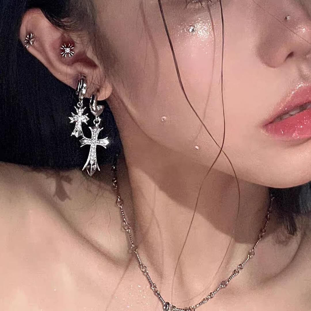 Wind Cross Zircon Asymmetric Stud Earrings Women S Versatile Light Luxury Niche Design High-End Earrings Personalized Earrings
Wind Cross Zircon Asymmetric Stud Earrings Women S Versatile Light Luxury Niche Design High-End Earrings Personalized Earrings