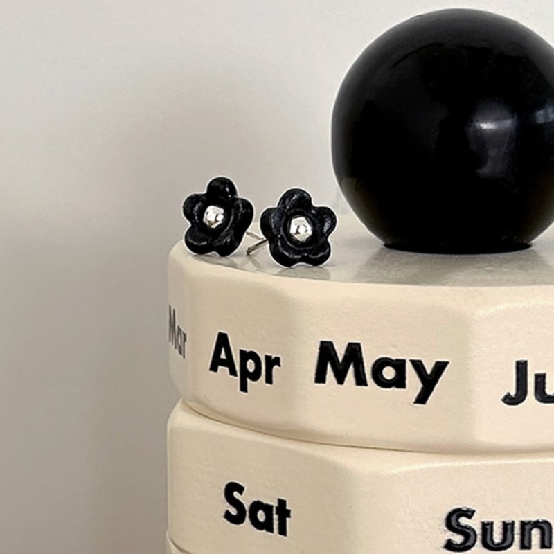 керамічні сережки-квіти metamic (Чорний) Black
керамічні сережки-квіти metamic (Чорний) Black