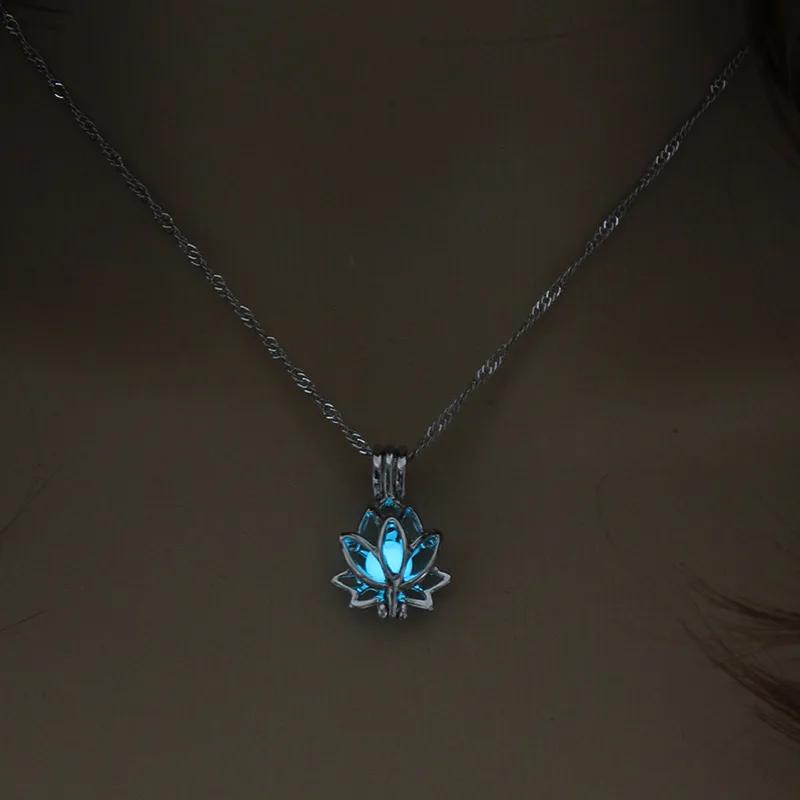 Luminous Glowing in The Dark Moon Lotus Flower Shaped Pendant Necklace for Women Yoga Prayer Buddhism Jewelry Gifts светло-синий
Luminous Glowing in The Dark Moon Lotus Flower Shaped Pendant Necklace for Women Yoga Prayer Buddhism Jewelry Gifts светло-синий