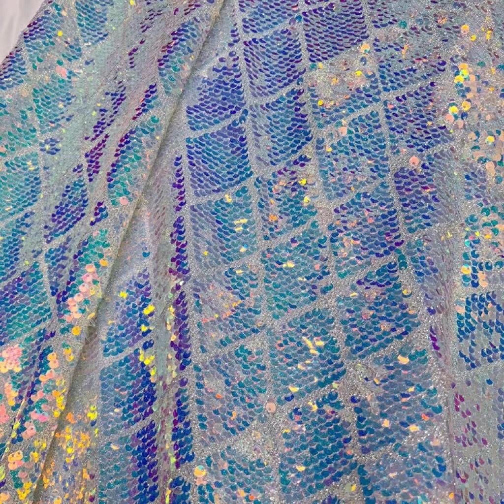 50X130CM Magic Glitter Reversible Mermaid Fish Scale Sequin Fabric Sequin Paillette fabric for Dresses Bikini Garment Sewing 50x130cm
50X130CM Magic Glitter Reversible Mermaid Fish Scale Sequin Fabric Sequin Paillette fabric for Dresses Bikini Garment Sewing 50x130cm